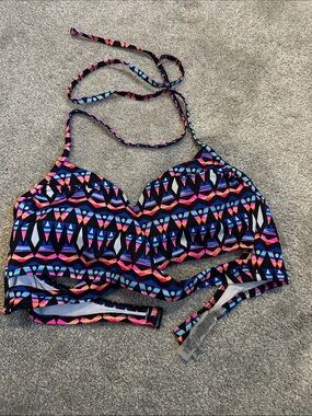 PINK Victoria's Secret Multicolor Geometric Halter Bikini Top